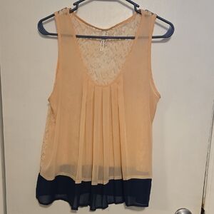 Event Peach and Navy Sleeveless Top With Lace Accents